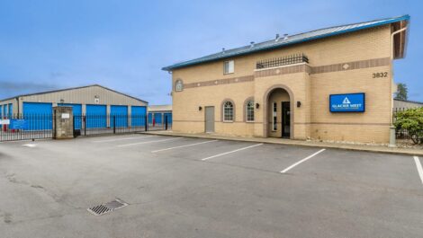 Exterior of Glacier West Arlington, WA storage facility.